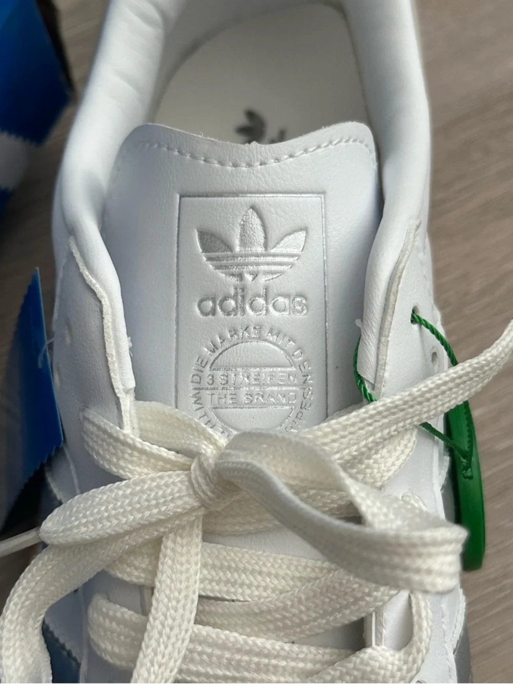 Adidas Samba OG Sneaker in Cloud White, Silver Metallic & Gray One JL2725 - Picture 14 of 16